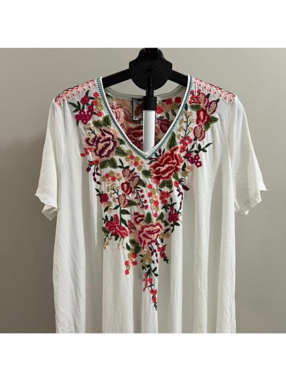 NWOT Johnny Was Cotton Embroidered Boho Floral V-Neck Mini Dress White Size 1X - Picture 3 of 16